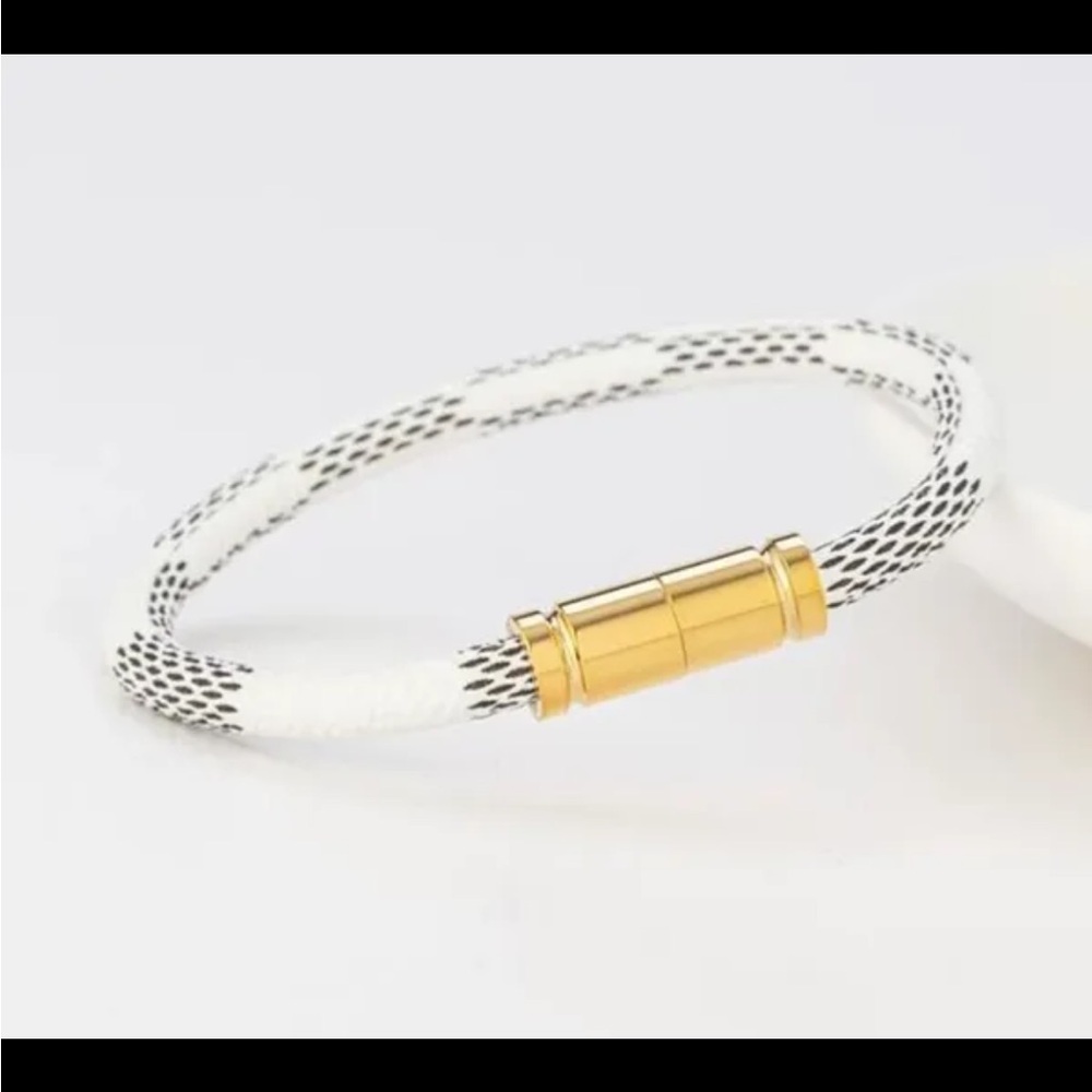 💕MAGNETIC BANGLES LUX BOUTIQUE 💕